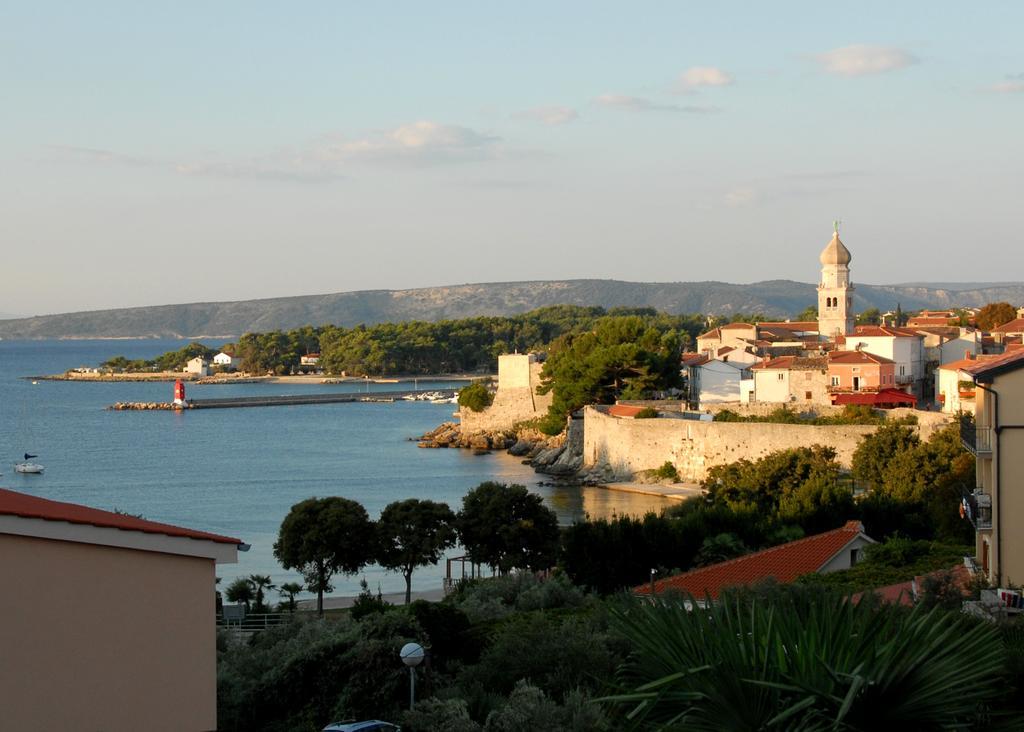 Apartment Tomic Krk Krk Town Buitenkant foto